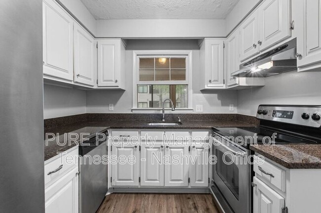 Building Photo - 3000 Hillsboro Pike