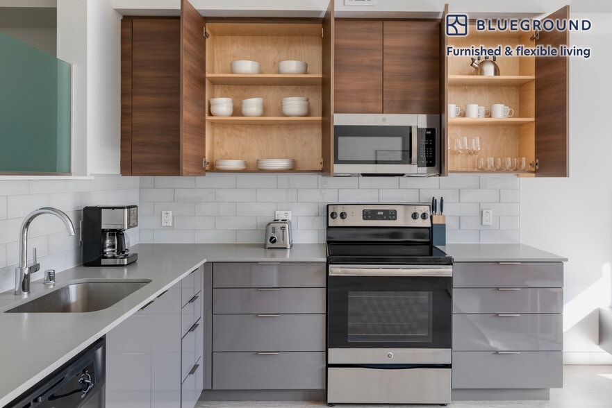 Building Photo - 2000 Fifth Street-SI FL4-ID1505