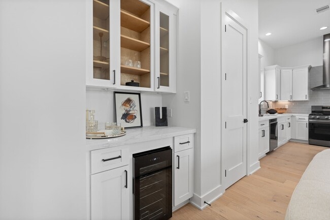 Building Photo - 8709 Ojeman Villas Dr