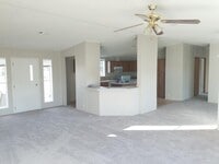 Building Photo - BIG 1,800 sq ft 3 Bedroom, 2 bath + office / den (could be a 4th bedroom)