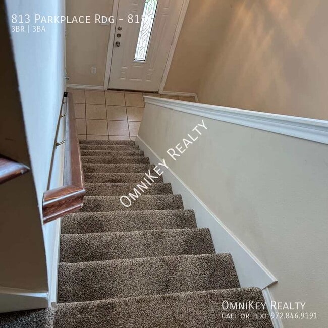 Building Photo - 813 Parkplace Ridge