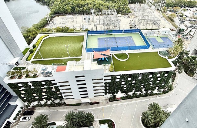 Building Photo - 16385 Biscayne Blvd
