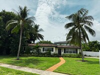 Building Photo - 300 NE 7th St