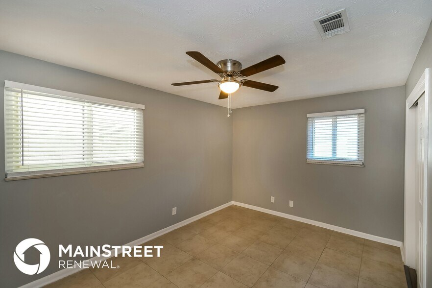 Building Photo - 4605 Silver Ridge Dr