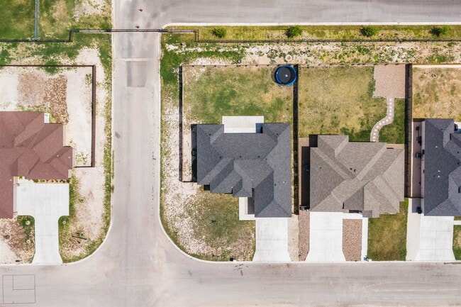 Building Photo - 423 Pitaya Ln