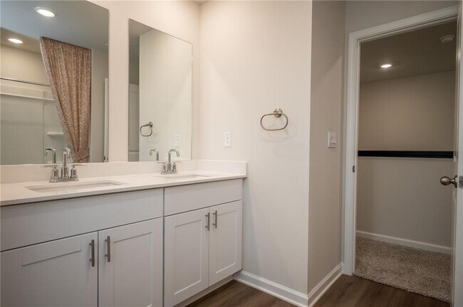 Building Photo - 13 Westerly Sta