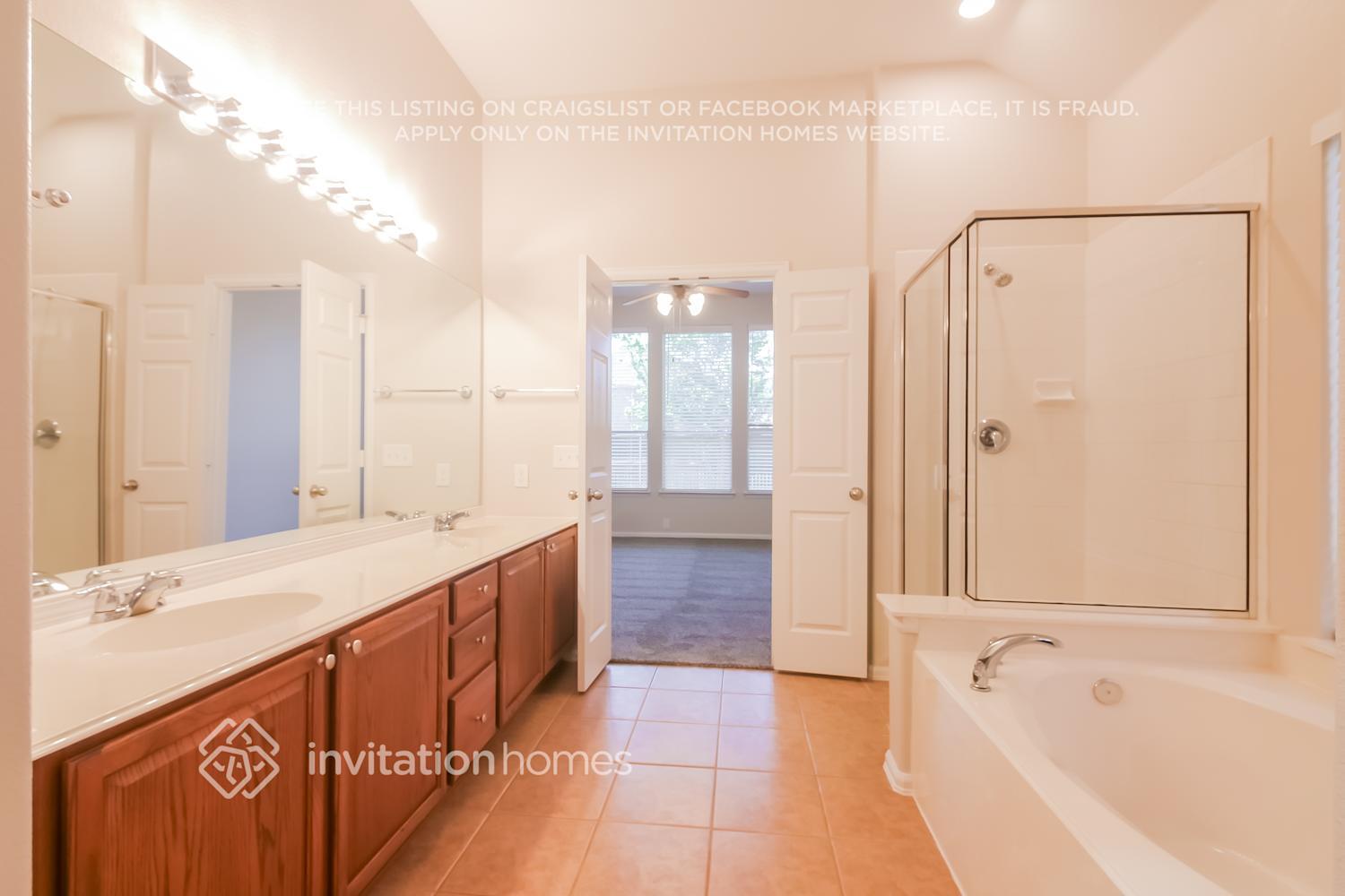 Building Photo - 7063 Alcala