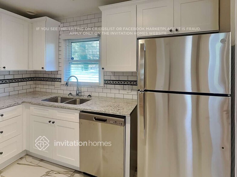 Building Photo - 2434 Main St NW