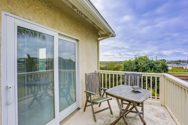 Building Photo - Amazing ocean view from this stunning Carlsbad home!