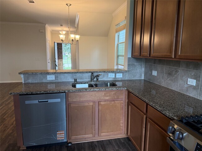 Building Photo - 15847 Smithland Dr