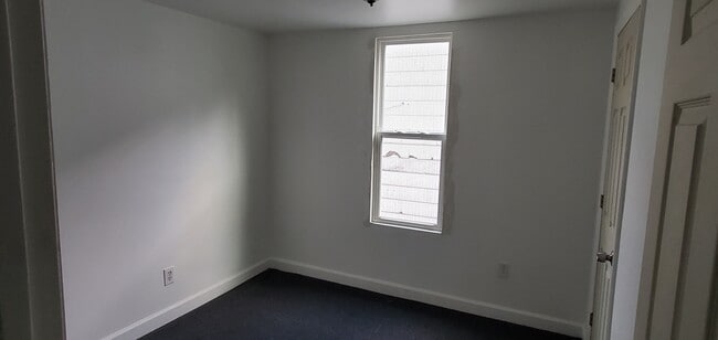 Building Photo - 10520 S Perry Ave