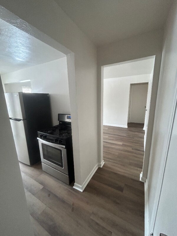 Building Photo - 2616 Newport Ave