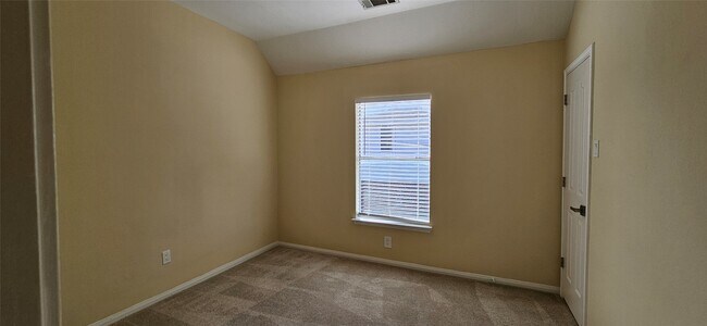 Building Photo - 13035 Bainbridge Trail