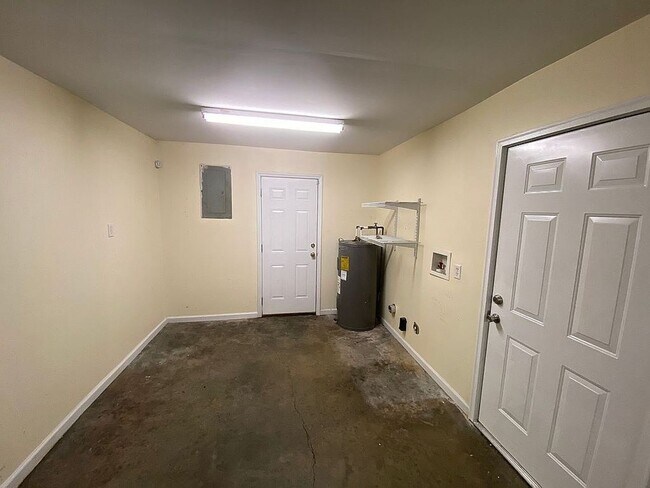 Building Photo - Charming 3BR Brick Home near Sandfly with Fully Fenced Backyard