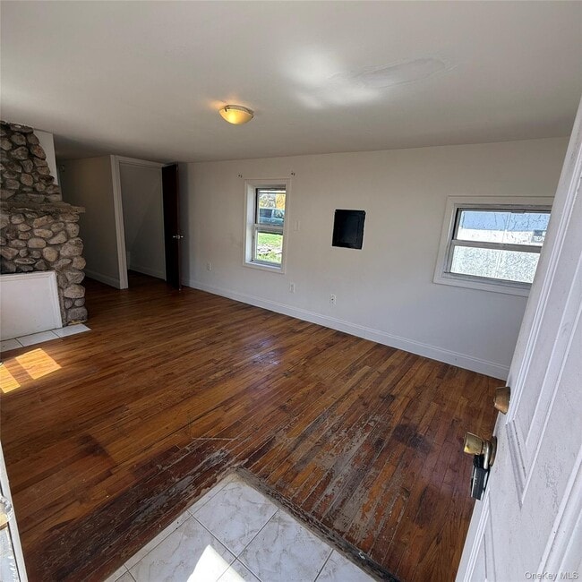 Building Photo - 31 Firwood Rd S