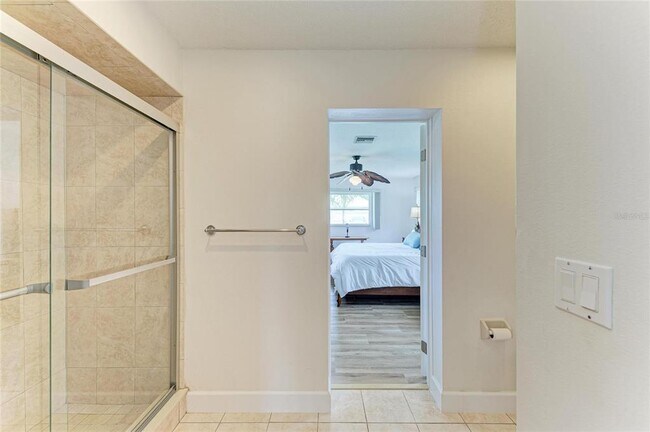 Building Photo - 405 Bayside Ln