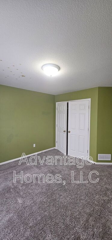 Building Photo - 809 Midjay Dr