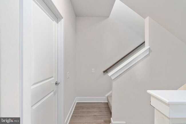 Building Photo - 1747 Riverbluff Ave