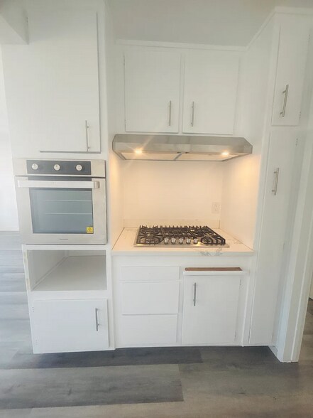 Building Photo - 9371 Cellini Ave