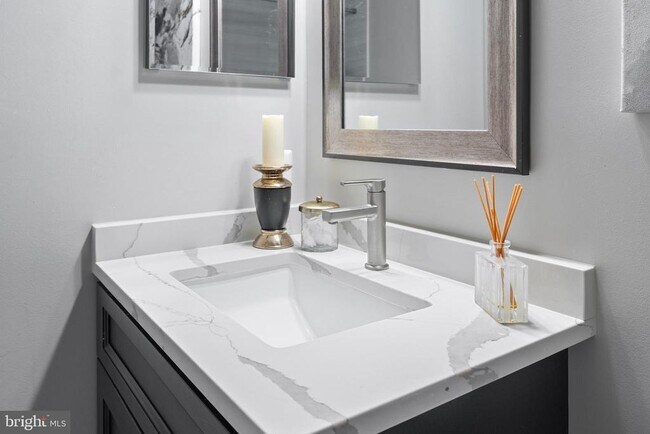 Building Photo - 5804 Summers Grove Rd