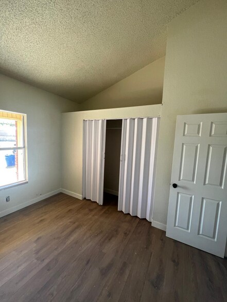 Building Photo - 5937 Sinclair St