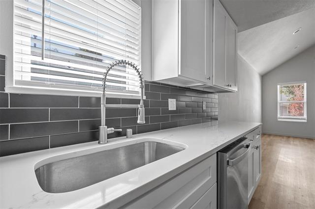 Building Photo - 413 S Willow St