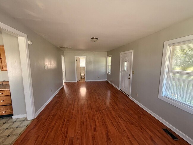 Building Photo - 2020 N Glenwood Ave