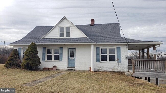 Building Photo - 19 Laverne Dr