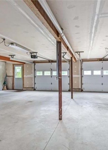 Building Photo - 657