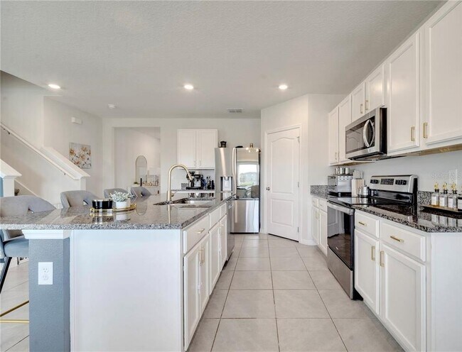 Building Photo - 417 Noble Ave