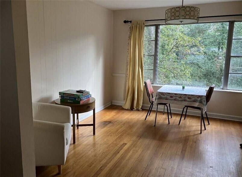 Building Photo - 1515 Beech Valley Way NE