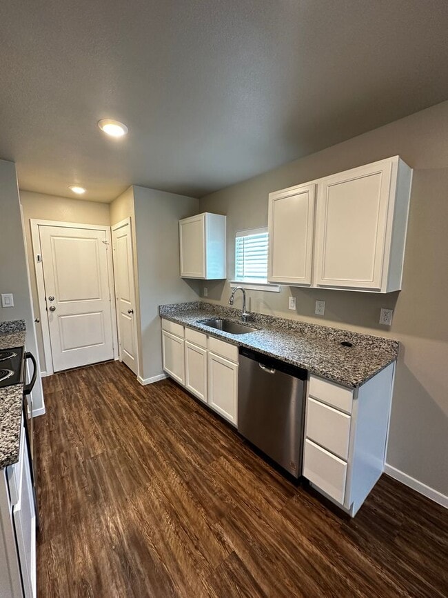 Building Photo - 3/2 in Frenship ISD- Upland West