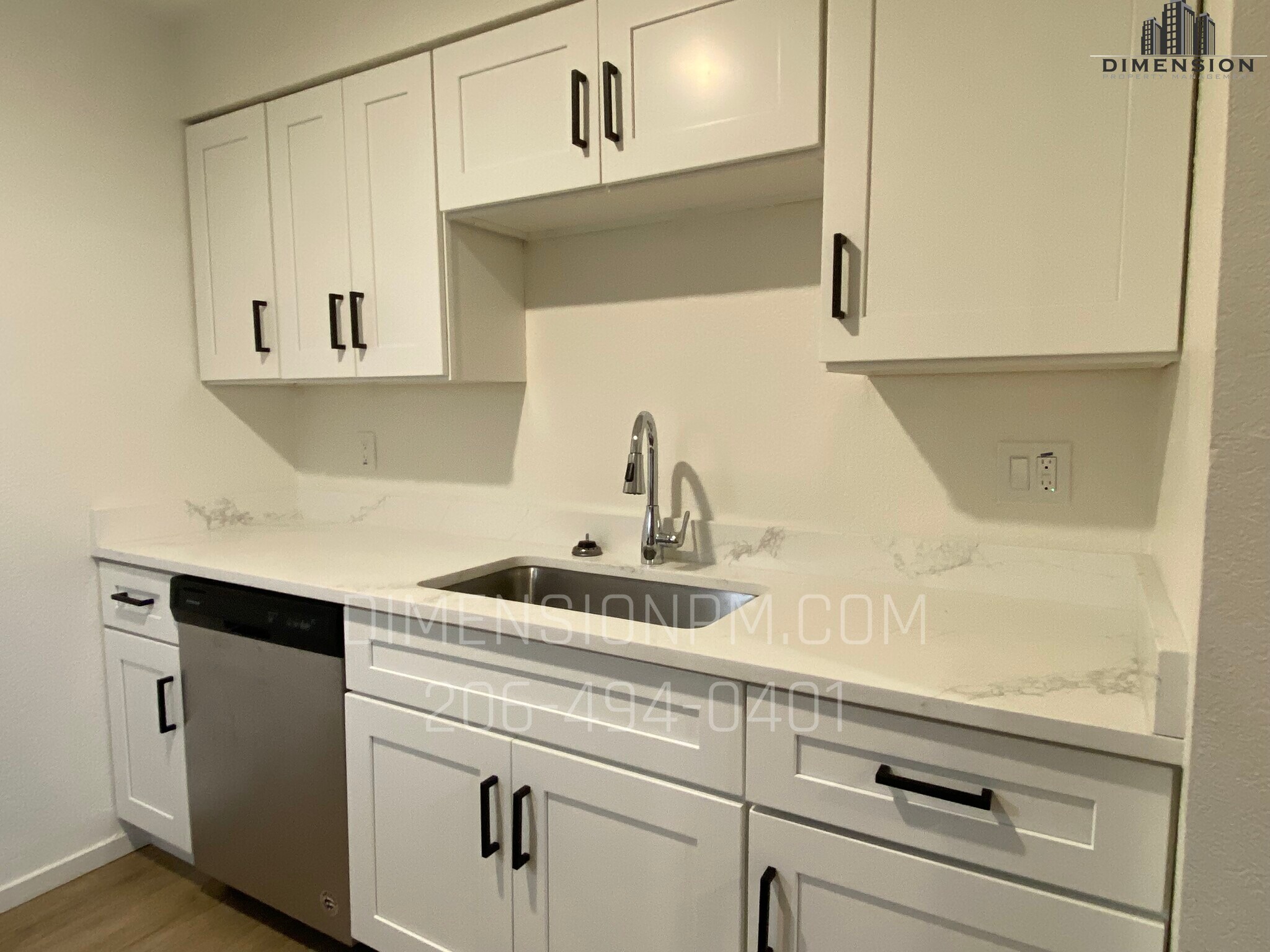 Building Photo - 102 Tacoma Blvd S