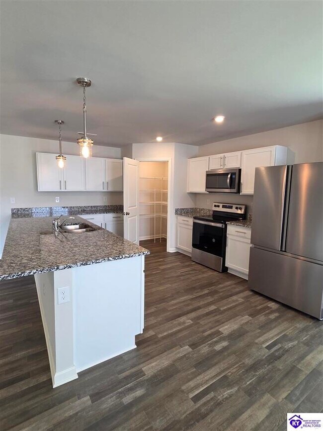 Building Photo - 132 Elegance Wy