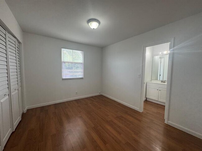 Building Photo - 6290 Duval Dr