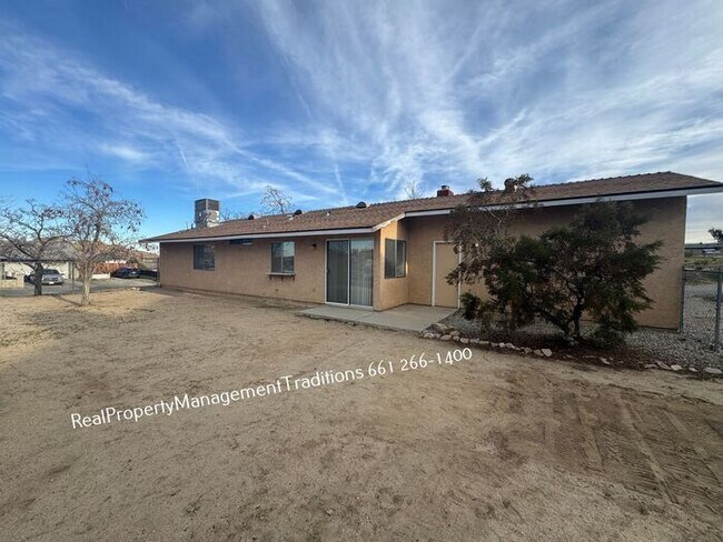 Building Photo - Charming Lake Los Angeles 3+2