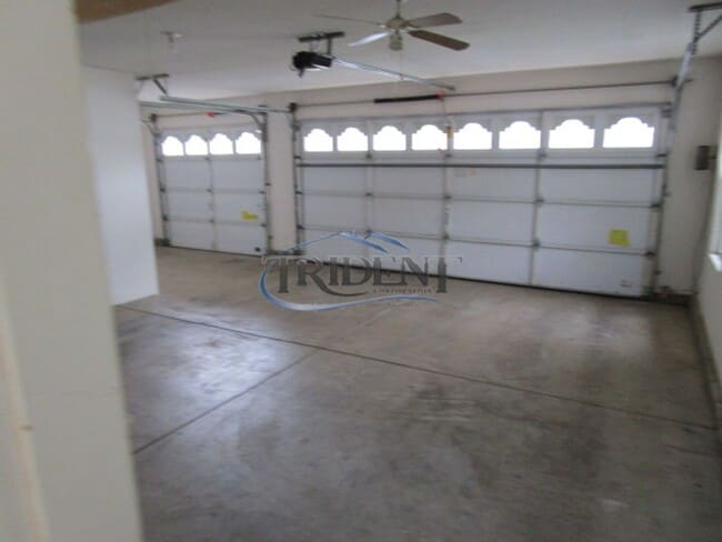 Building Photo - Beautiful Yuba City home on a large lot