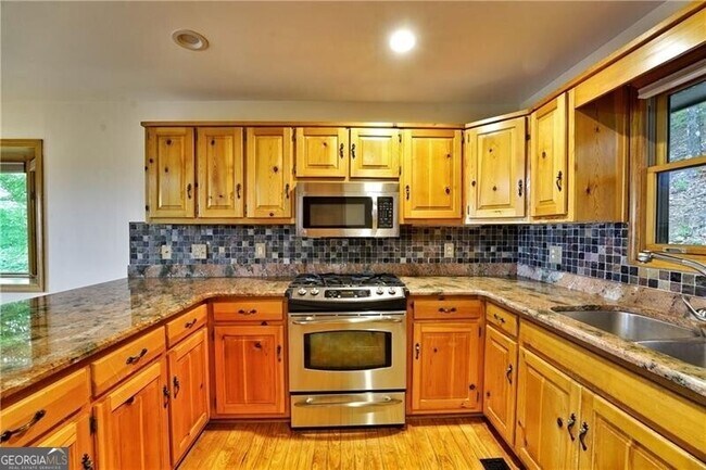 Building Photo - 127 Columbine Dr