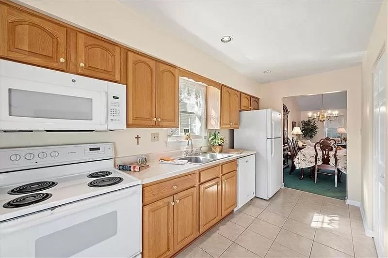 Building Photo - 103 Paddock Ln