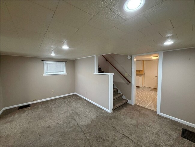 Building Photo - 24 Maynard Ave