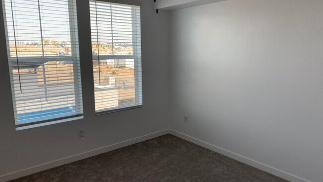 Building Photo - APT D307