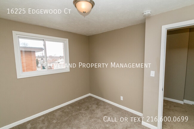 Building Photo - 16225 Edgewood Ct