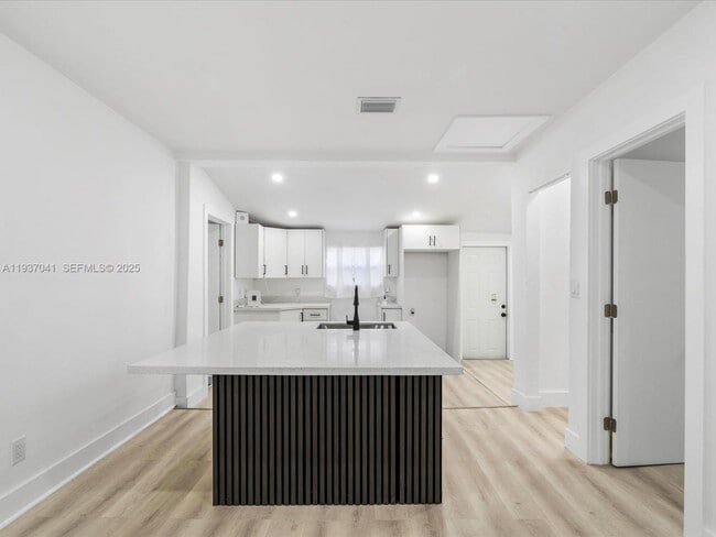 Building Photo - 6318 NW 19th Ct