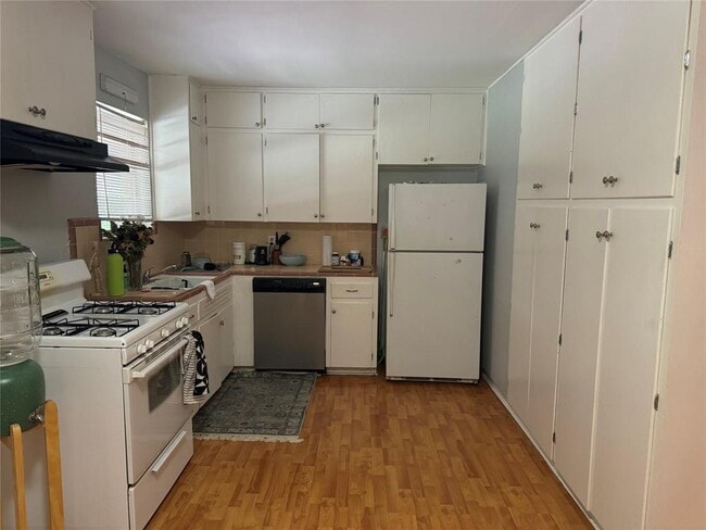 Building Photo - 4704 Red River St