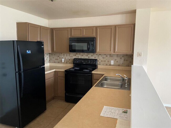 Building Photo - 12840 St Mary Dr