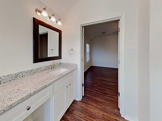 Building Photo - 20111 Niagara Fls Dr