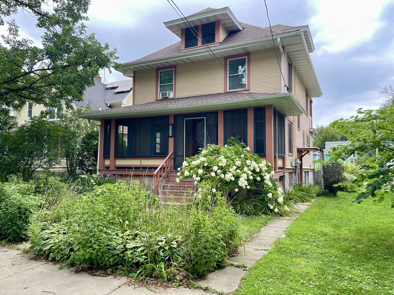 Building Photo - 1326 Vilas Ave