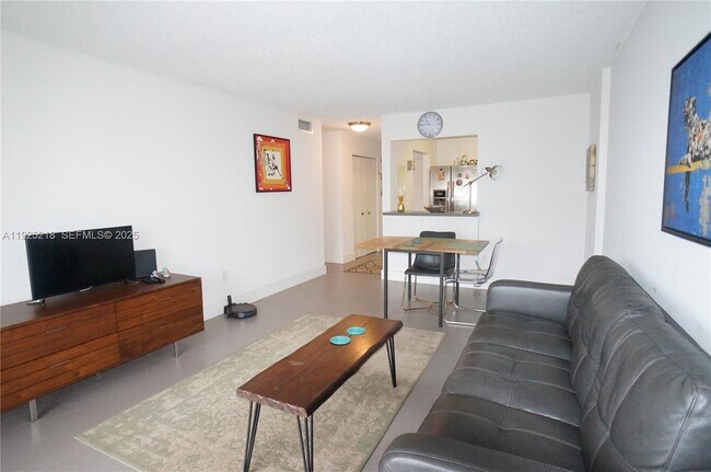 Building Photo - 16950 W Dixie Hwy