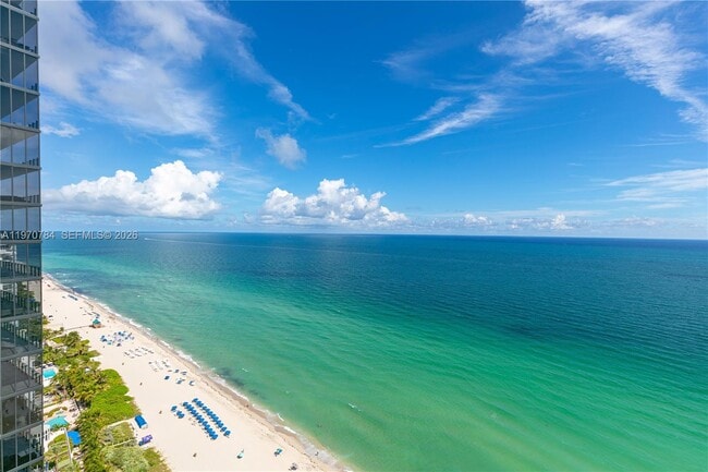 Building Photo - 17121 Collins Ave