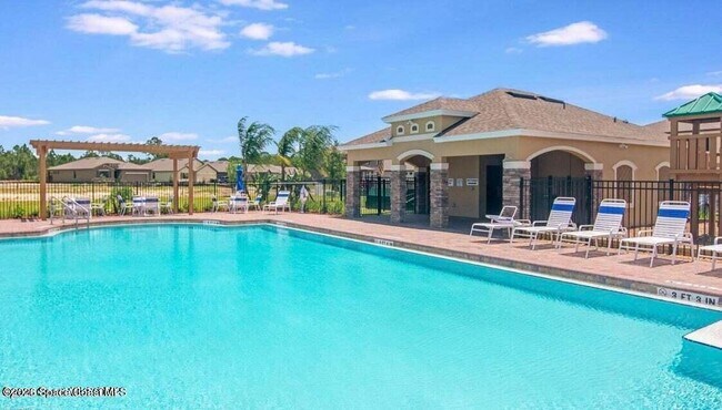 Building Photo - 519 Old Country SE Rd